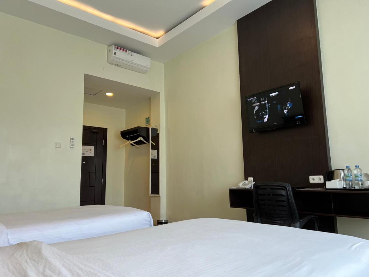 Collection O 90746 Kirei Hotel Bantaeng Exterior foto