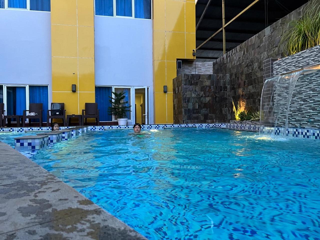Collection O 90746 Kirei Hotel Bantaeng Exterior foto